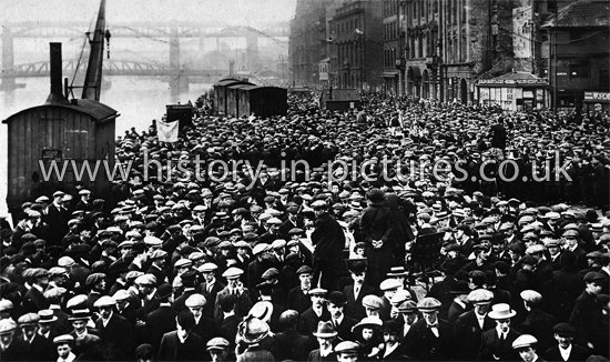 Sunday Morning Quayside, Newcastle Upon Tyne. c.1918